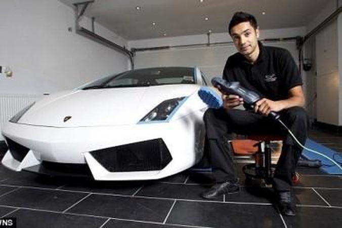 Didžiojoje Britanijoje - brangiausia pasaulyje automobilių plovykla