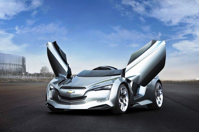 “Chevy Volt” gali pavydėti sportiškesnių linijų “Chevy MiRay” modeliui