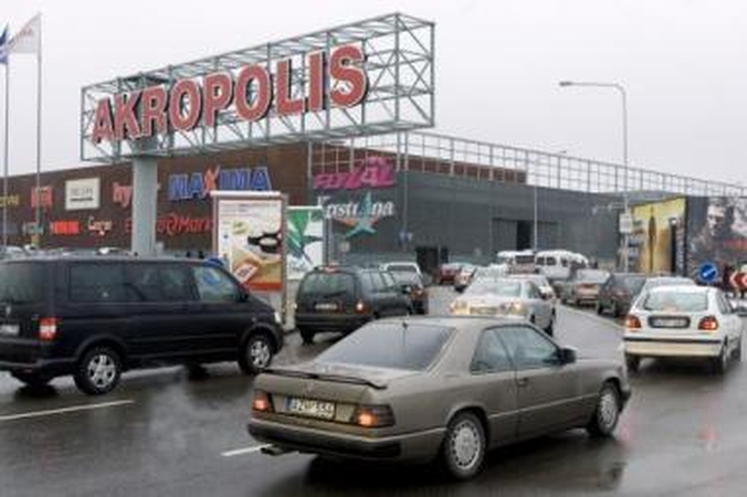 "Banginio" ir "Akropolio" parduotuvės vėl dirbs trumpiau