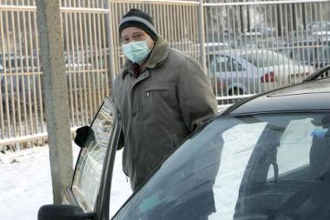 Atsargumas: J.Galeckas viešumoje būna su kauke, nes praėjus dar palyginti nedaug laiko po transplantacijos bet kokios infekcijos gali būti pavojingos.