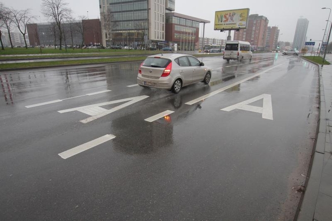 Naujosios kelių eismo taisyklės ragins pavėžėti