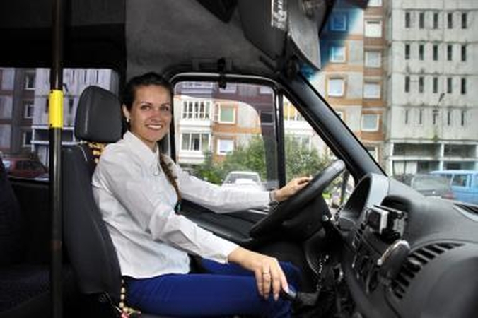 Patirtis: septynerius metus automobilį vairuojanti moteris prie "mikriuko" vairo sėdo prieš trejetą mėnesių.