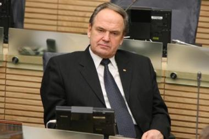 Seimo narys: man už vairavimą niekas neatlygina