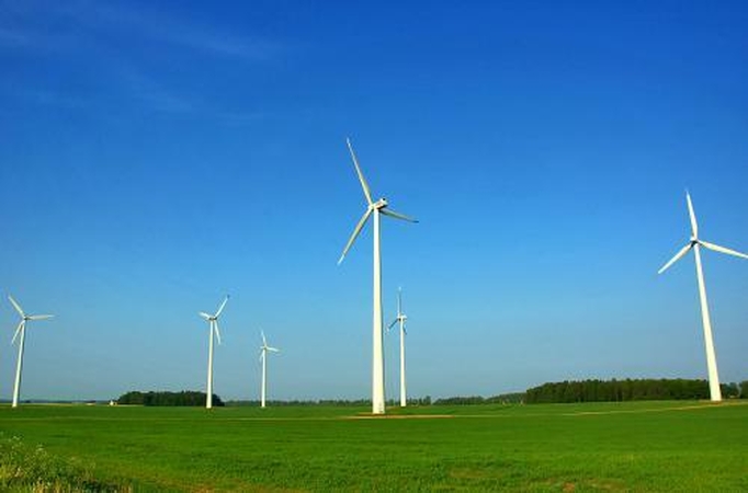 Žaliajai energetikai dega geltona šviesa