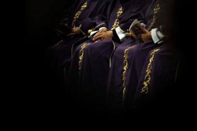 Šešėlis: nėra įrodymų, kad Katalikų bažnyčia nežinojo apie savo gretose klestinčią pedofiliją ir bandė tai nuslėpti. Tačiau kunigų tvirkintojų aukos vienu balsu šaukia priešingai.