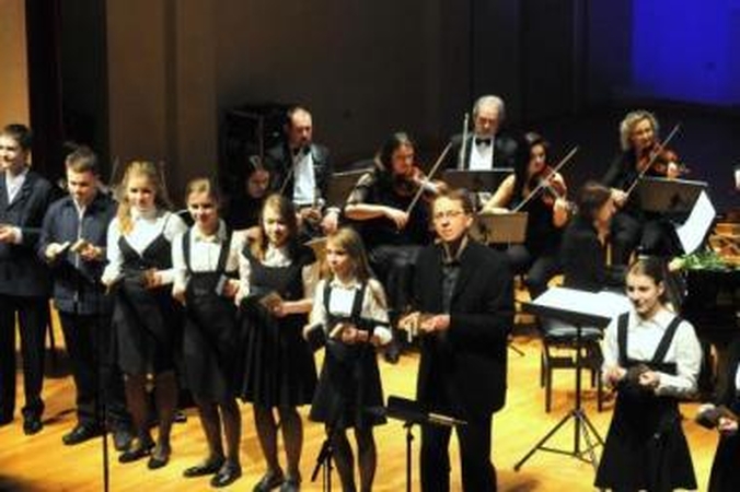 Žaismingos muzikos orkestre grojo visi
