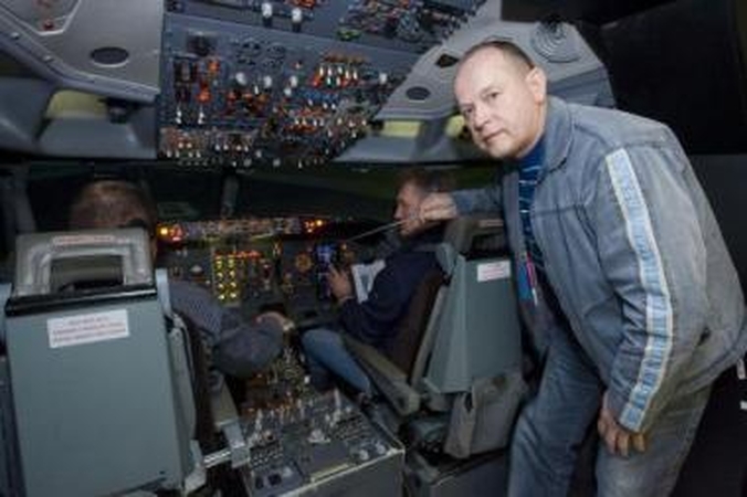 Pamokos: mylių rekordininkas R.J.Liegus dirba instruktoriumi ir savo patirtį perduoda ne tik Lietuvos, bet ir užsienio pilotams.