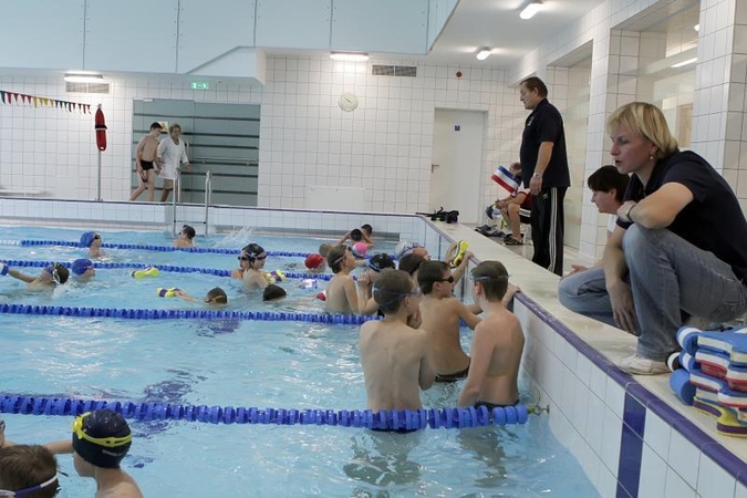 Uostamiesčio plaukikai         kovoja dėl išlikimo