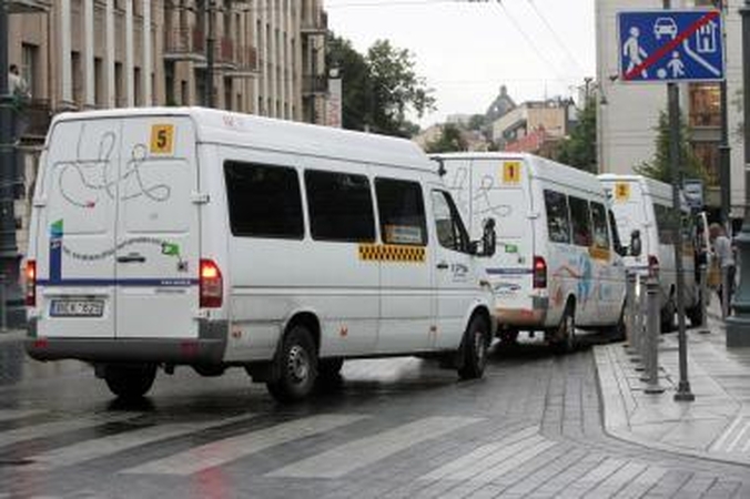 Profesionalai: gudresnių maršrutinių taksi vairuotojų nepričiumpa nei kontrolieriai, nei jų darbdaviai.
