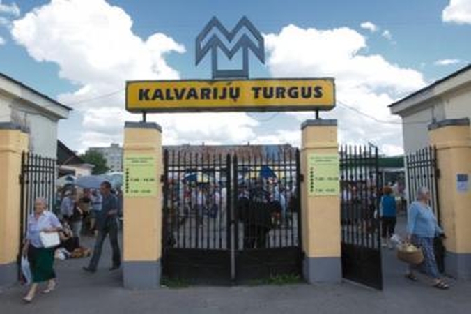 Trupa: vienintelės apsilaupiusios sienos akis bado tik žalios mėsos paviljono šiaurinėje pusėje. Tiesa, jis remontuotas 2007-aisiais.