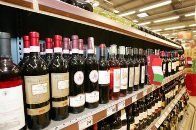 Naktį alkoholio nepardavinės