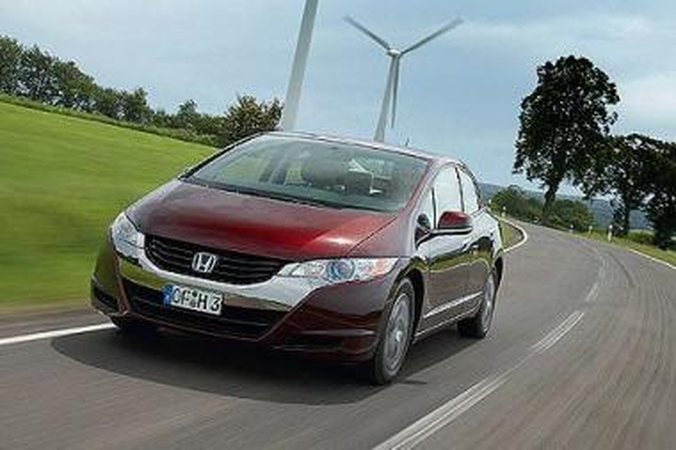 Vandenilinių automobilių dvejonių era