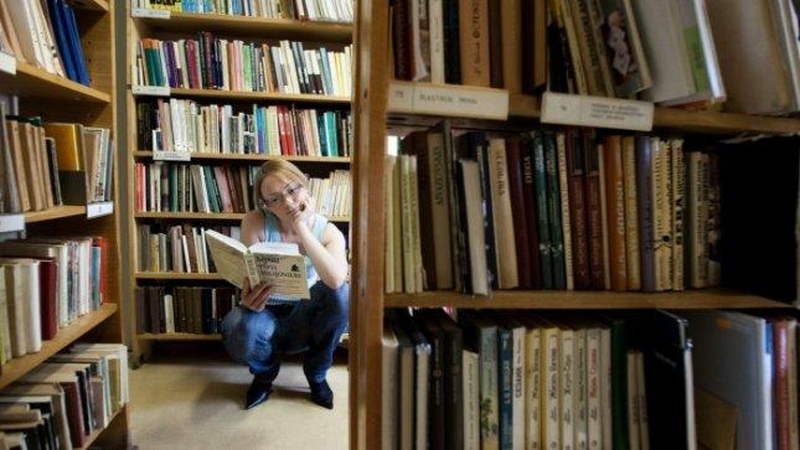 Bibliotekų darbuotojus keičia savitarnos aparatai