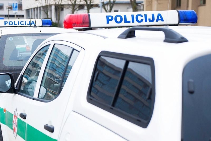 Klaipėdoje policija ir ugniagesiai gelbėjo savižudę