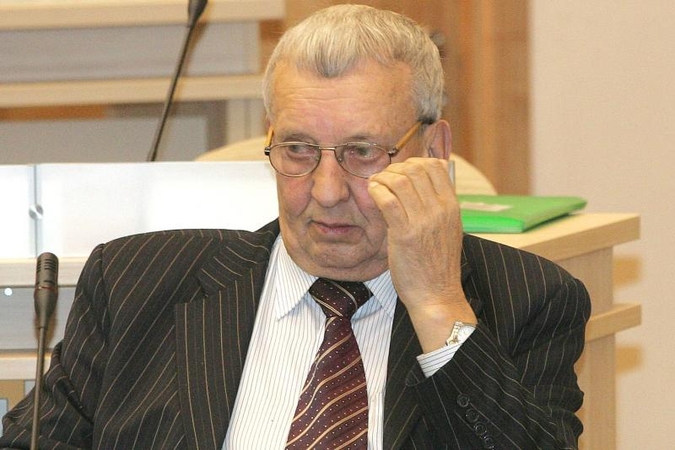 Iš pareigų atleistas politikas nori beveik 100 tūkst. litų kompensacijos