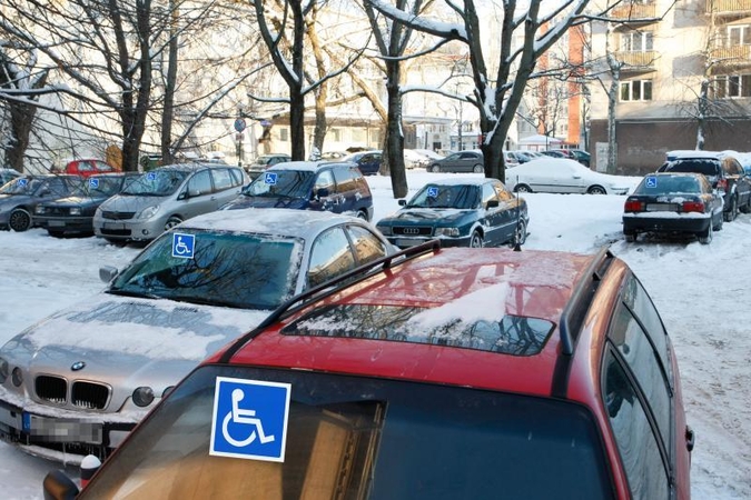 Neįgalieji susipainiojo tvarkoje
