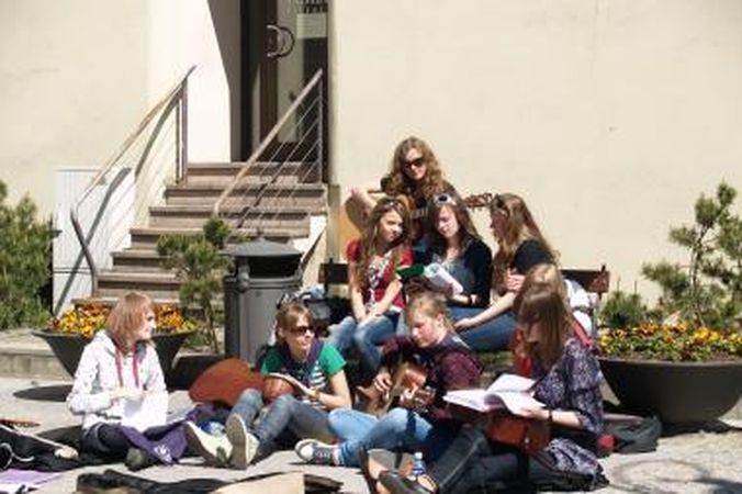 Koncertuos: kaip ir pernai, šiemet pirmąjį gegužės savaitgalį uostamiesčio gatves užkariaus jaunieji muzikantai.