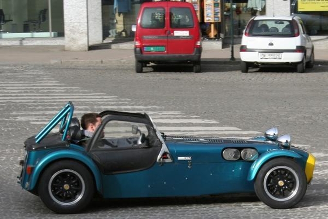 Važinėja: nutirpus sniegui, į Norvegijos sostinės Oslo gatves išvažiuoja nemažai senovinių automobilių.