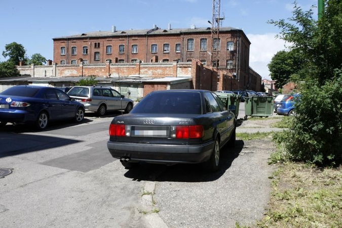 Uostamiesčio kiemuose - karas dėl mašinų