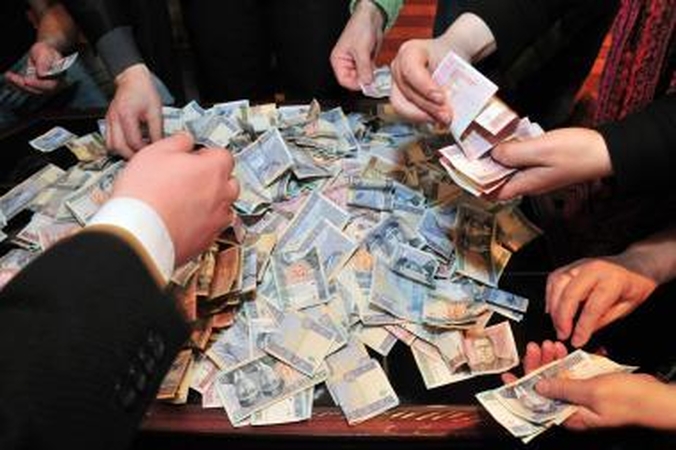 Klaipėdos savivaldybės įmonių direktorių algoms – milijonai