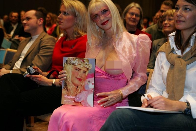 Italiją gelbės pornografijos žvaigždės