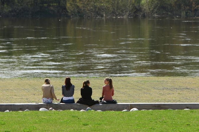 Darbdaviai išskėstomis rankomis moksleivių nelaukia
