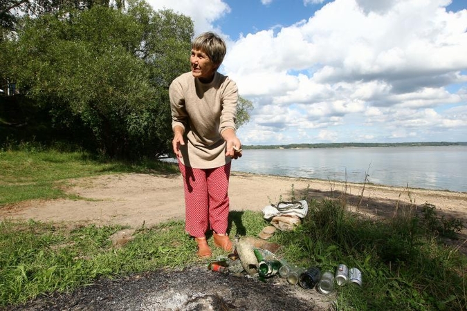 Kauno marių pakrantėje riogso šiukšlynai