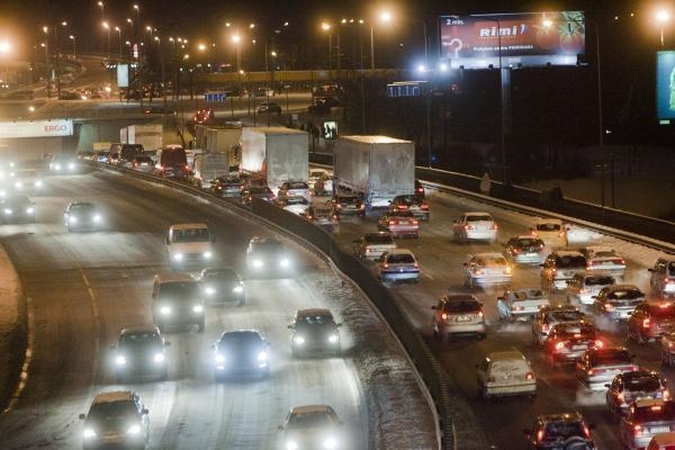 Dėl gatvių remonto gyventojai negali miegoti naktį