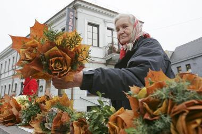Žydi rudeninių lapų gėlės