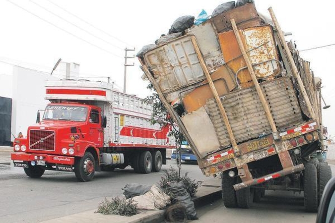 Peru: dažnai vairuotojai nemoka elementarių Kelių eismo taisyklių.