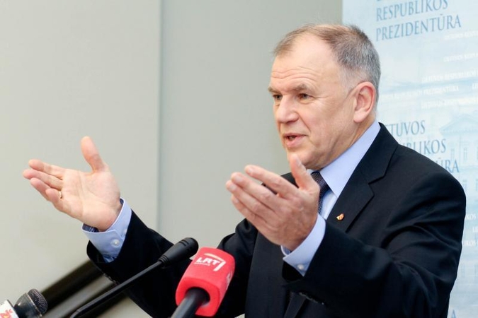 Šalia ministro V. Andriukaičio – interpeliacijos šešėlis