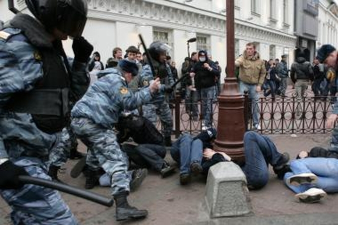 Policija pamokė vienybės