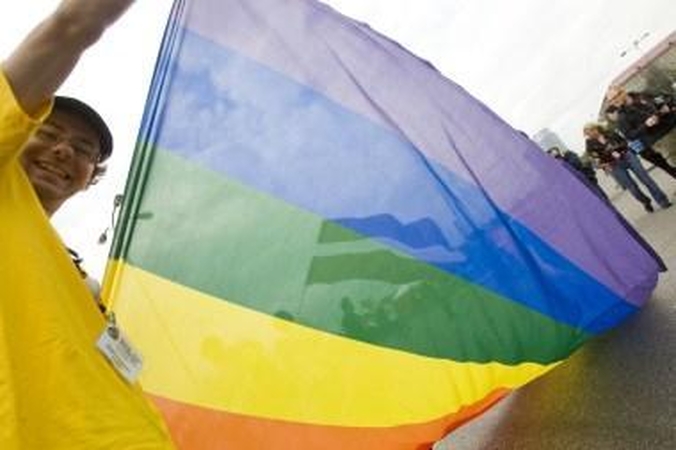 Priešprieša: savo teises ginančių homoseksualų organizuotos akcijos sulaukia ir smarkaus normalių žmonių pasipriešinimo.
