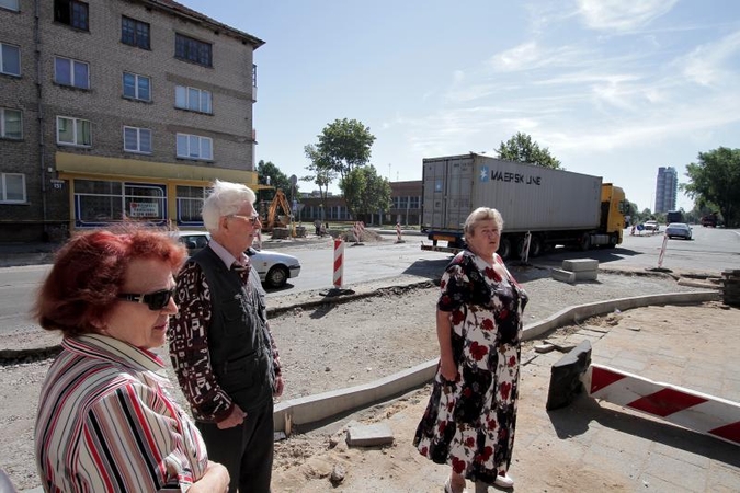 Sunkvežimiai po daugiabučių langais nevažinės