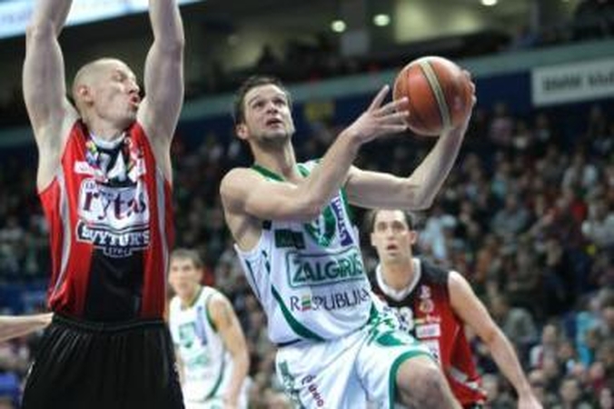 G.Krapikas lieka, M.Kalnietis išvyksta
