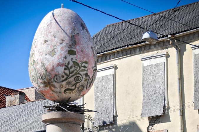 Nutriušusią „Kiaušinio“ skulptūrą gyventojai tvarkys patys