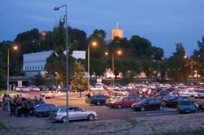  Vilniaus gatvių apšvietimo tinklai parduos skolą – sumokės algas