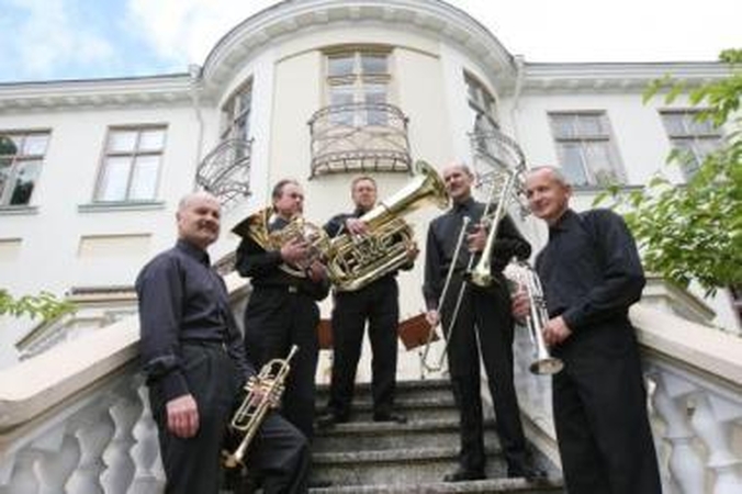 Brass kvinteto koncerte – skambiausio vario garsai