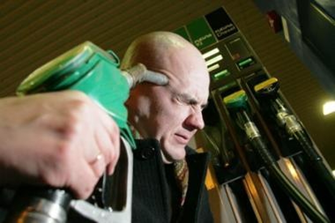 Kodėl po Naujųjų metų nebeliko degalinių konkurencijos?