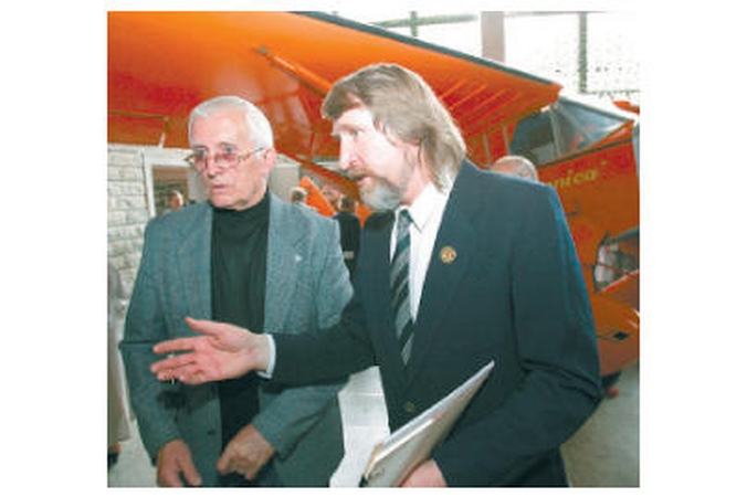Lakūnų kryžius slėpė garaže