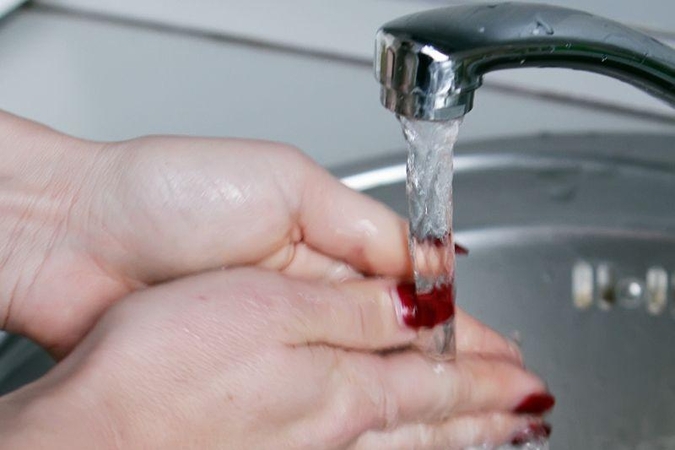 Iš čiaupo į stiklinę – dvokiantis vanduo