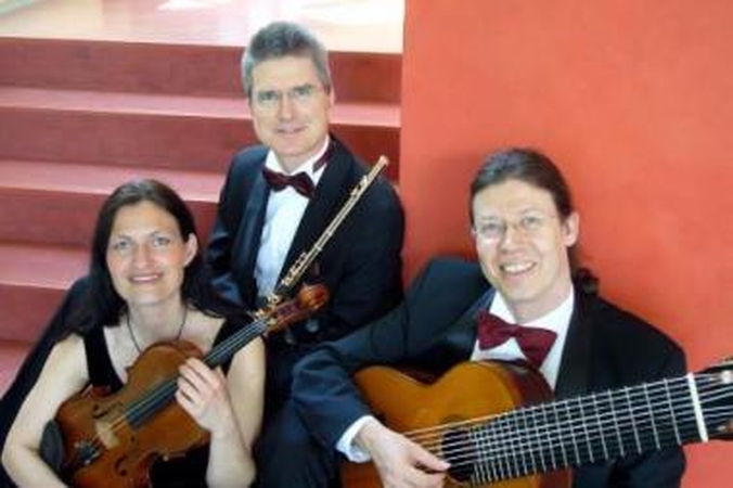 Kartu: prie vokiečių "Trio Avance" – C.Kriegbaum, J.Hustedto ir A.Hillerio – koncerte Nidoje prisijungs vargonininkė J.Landsbergytė, su šiais muzikantais susipažinusi prieš kelerius...