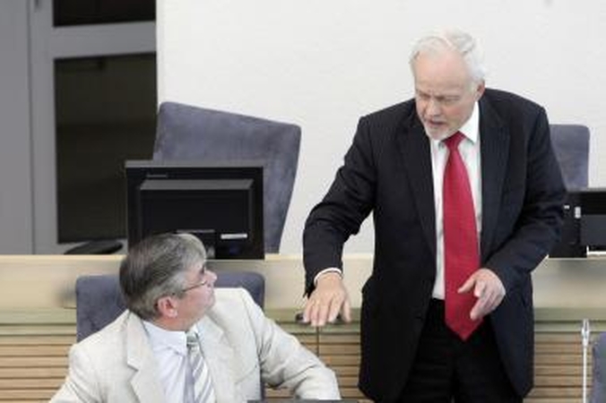V.Adamkus nustebino Seimą