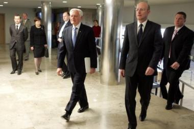 Įpareigojimas: skaitydamas paskutinį metinį pranešimą V.Adamkus akcentavo moralią politiką.