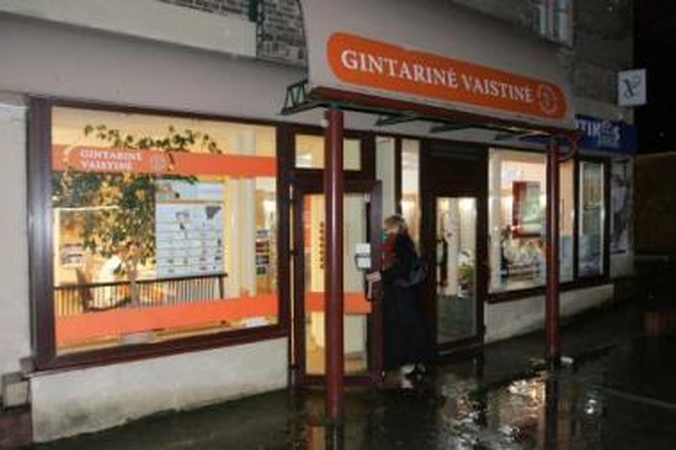 Grobuonys: tikėtina, kad dabar iš vaistinių lentynų šluojami vaistai parduodami su didžiuliais antkainiais, kuriuos farmacininkai slapta suderino.