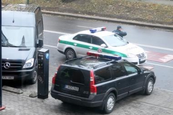 Privilegija: kad ir kur važiuotų Vyriausybės vadovas, tai laikoma tarnybine būtinybe.