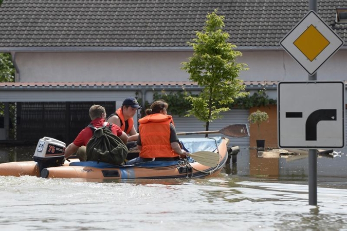Tvanas Europoje griauna        atostogų planus