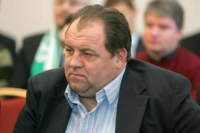 Metodai: R.Tautkui atrodo normalu pagrasinti sumušti neįtinkantį žurnalistą.