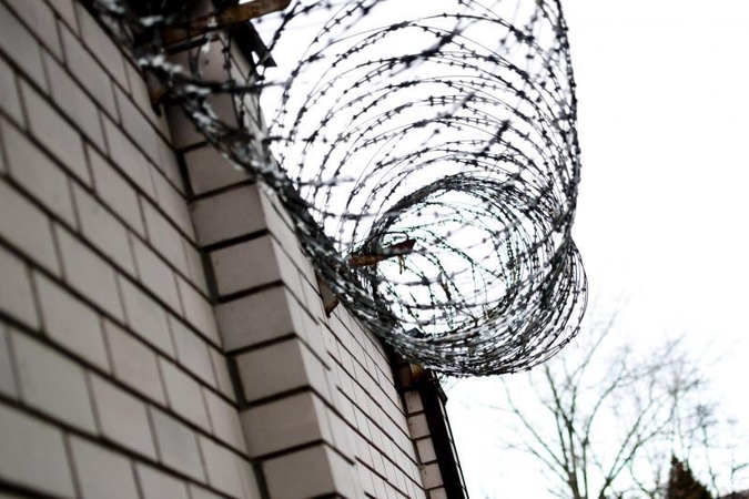 Nusikaltėlių išmonė: Heroiną paslėpė rūbo siūlėse