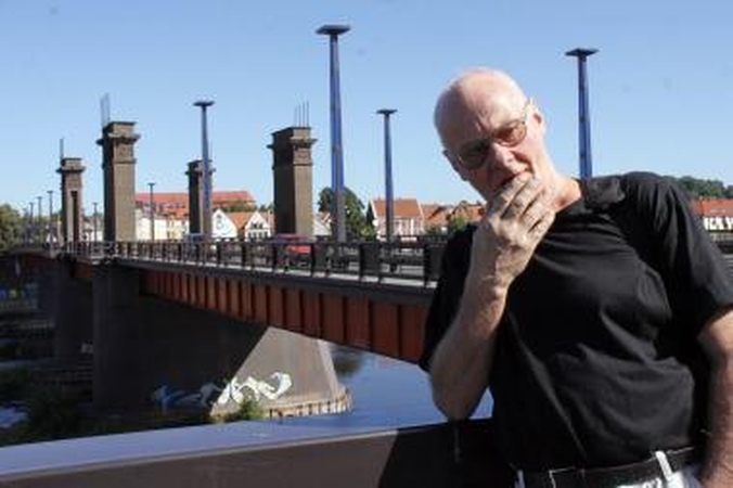 Kūrėjas: architektas R.J.Palys tiltą laiko kone savo nuosavybe, todėl labai jaudinasi, kad jam skiriama per mažai priežiūros.